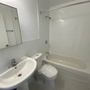 5 1br 45 Oakmount